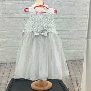 Charming White Sleeveless Dress‎ with Bow